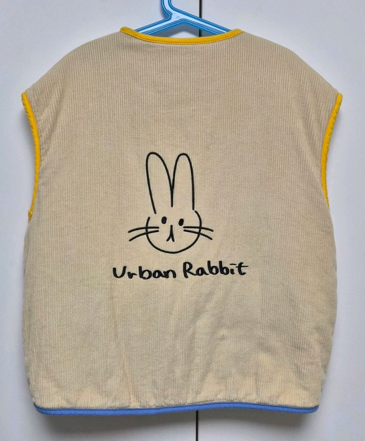 로아앤제인 리버서블 양면 조끼 130사이즈 내놓습니다.--3