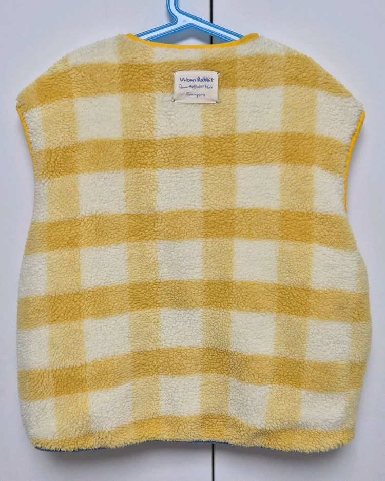 로아앤제인 리버서블 양면 조끼 130사이즈 내놓습니다.--1