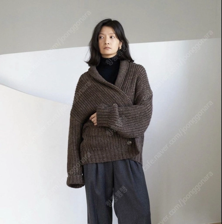 엘보른 더블 브레스티드 숄 칼라 가디건 브라운 Double-breasted Shawl Collar Cardigan - 안심되는 중고거래