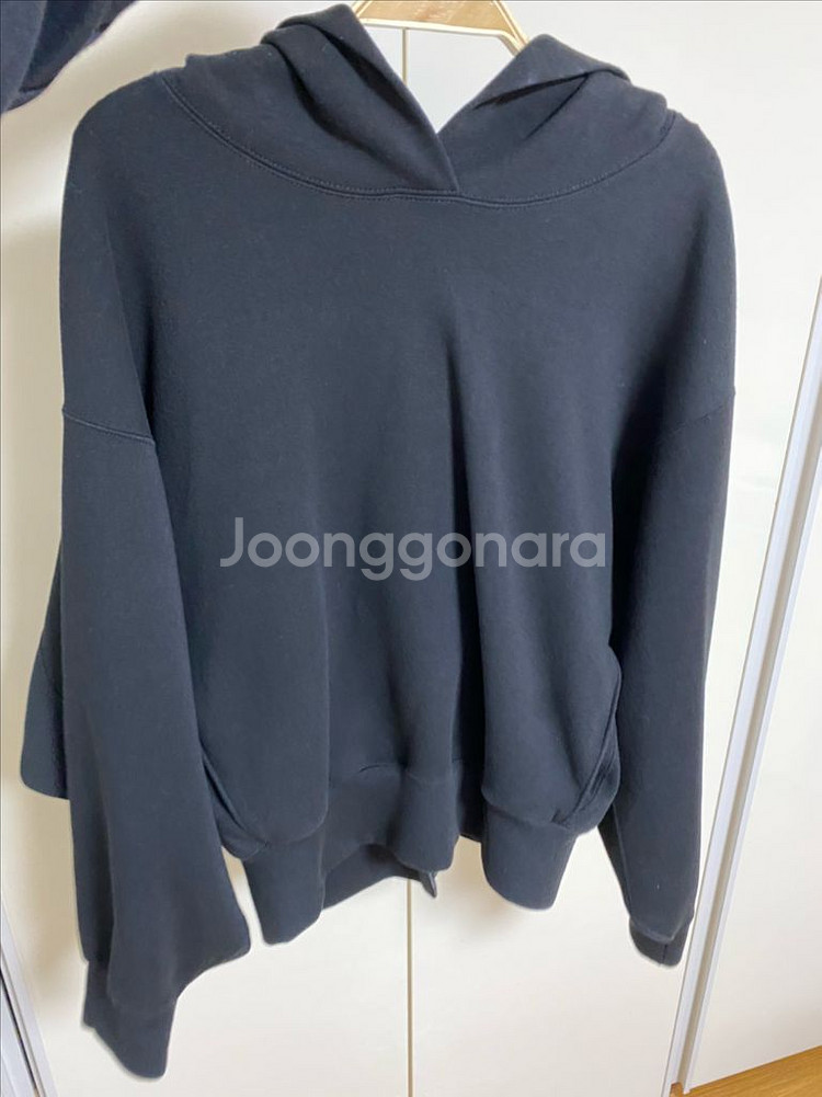 유메르 백지퍼 후드티 블랙 판매합니다~--0