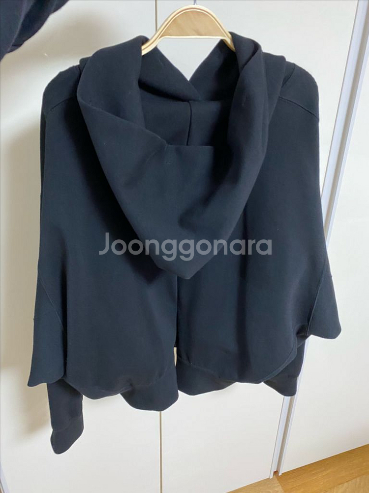 유메르 백지퍼 후드티 블랙 판매합니다~--7