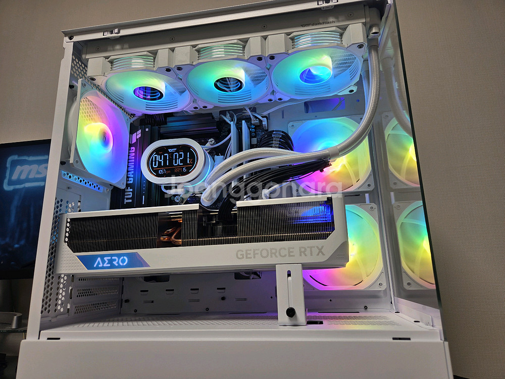 9800x3d, b850m, rtx 4080 super AERO 본체--4