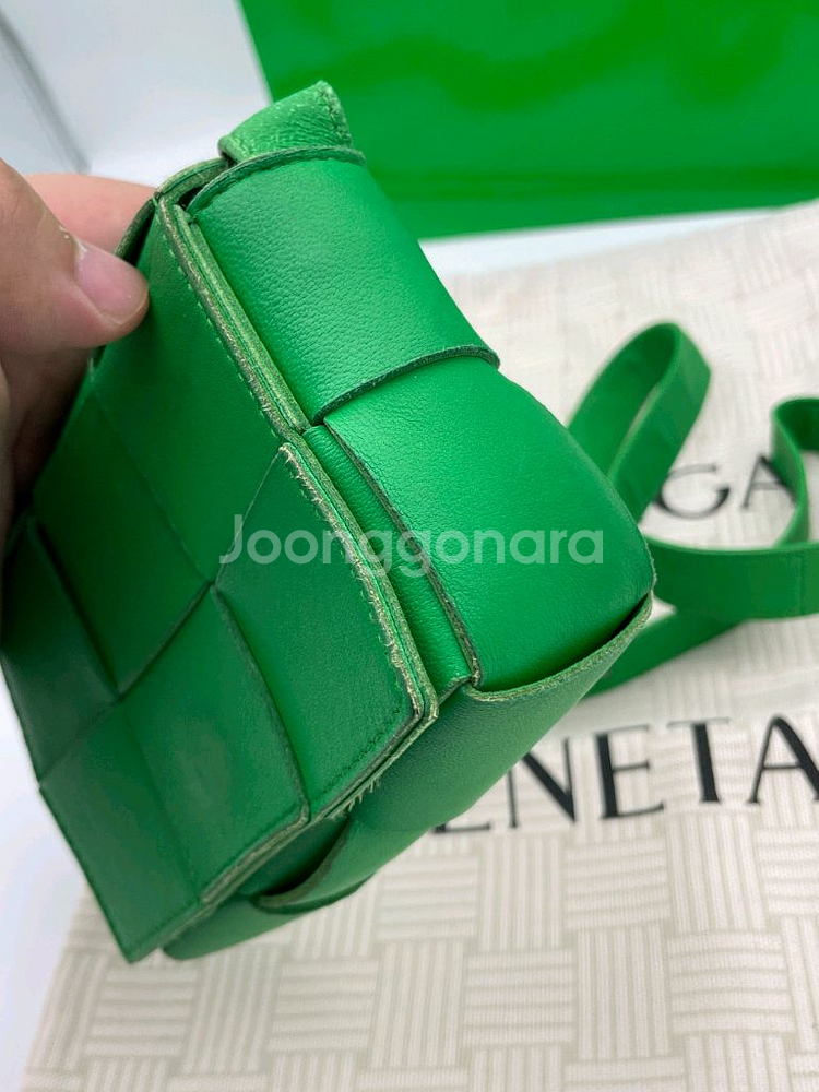 [ 정품 / 풀구성 ] 보테가베네타 미니 카세트백 그린--5