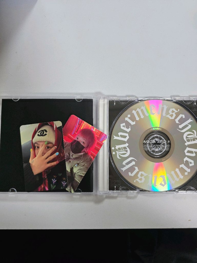 GD Ubermensch 친필싸인 비매앨범 (포카포함) 이미지