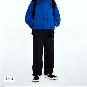 아더에러 그램퍼 Z-Blue A2사이즈 팝니다.