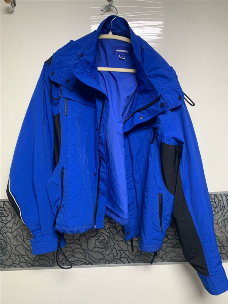 아더에러 그램퍼 Z-Blue A2사이즈 팝니다.--3