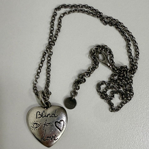 구찌 사랑에 눈이 멀다 Blind For Love 목걸이