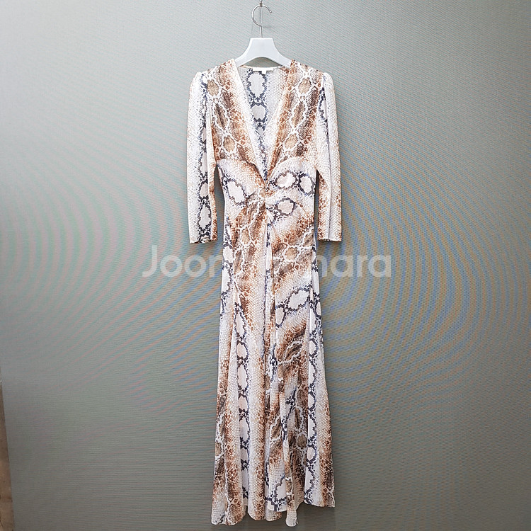 마쥬 뱀피 패턴 V넥 롱 원피스 세트 (슬립 포함) 2사이즈--1