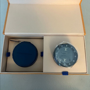 루이비통 호라이즌 라이트업 V1 이어폰 이미지