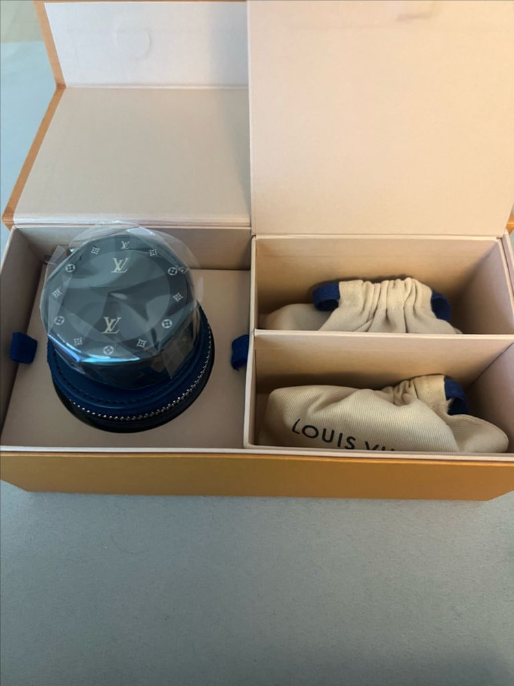 루이비통 호라이즌 라이트업 V1 이어폰 이미지