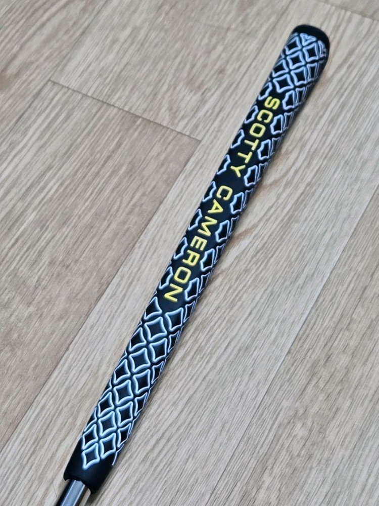 스카티 카메론 팬텀 X 9.5 퍼터 34인치 모델입니다- 이미지