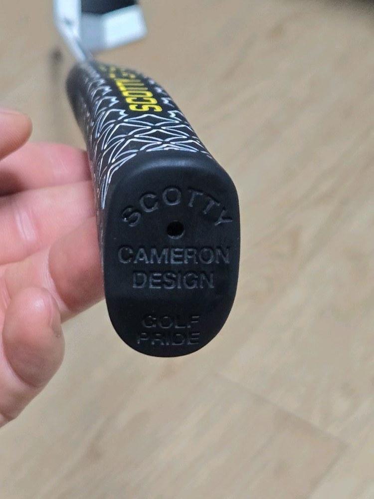 스카티 카메론 팬텀 X 9.5 퍼터 34인치 모델입니다- 이미지