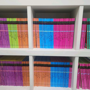 아가월드 톡톡 만화 세계사 82권, 한국사 84권 각각