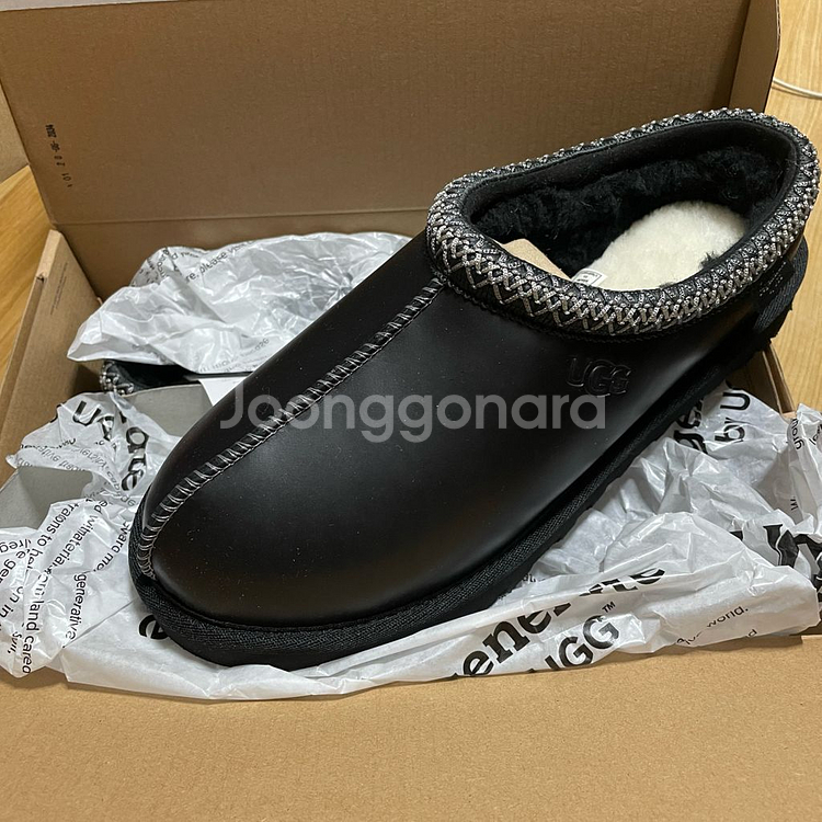 어그 타스만 레더 블랙 새상품 260--1