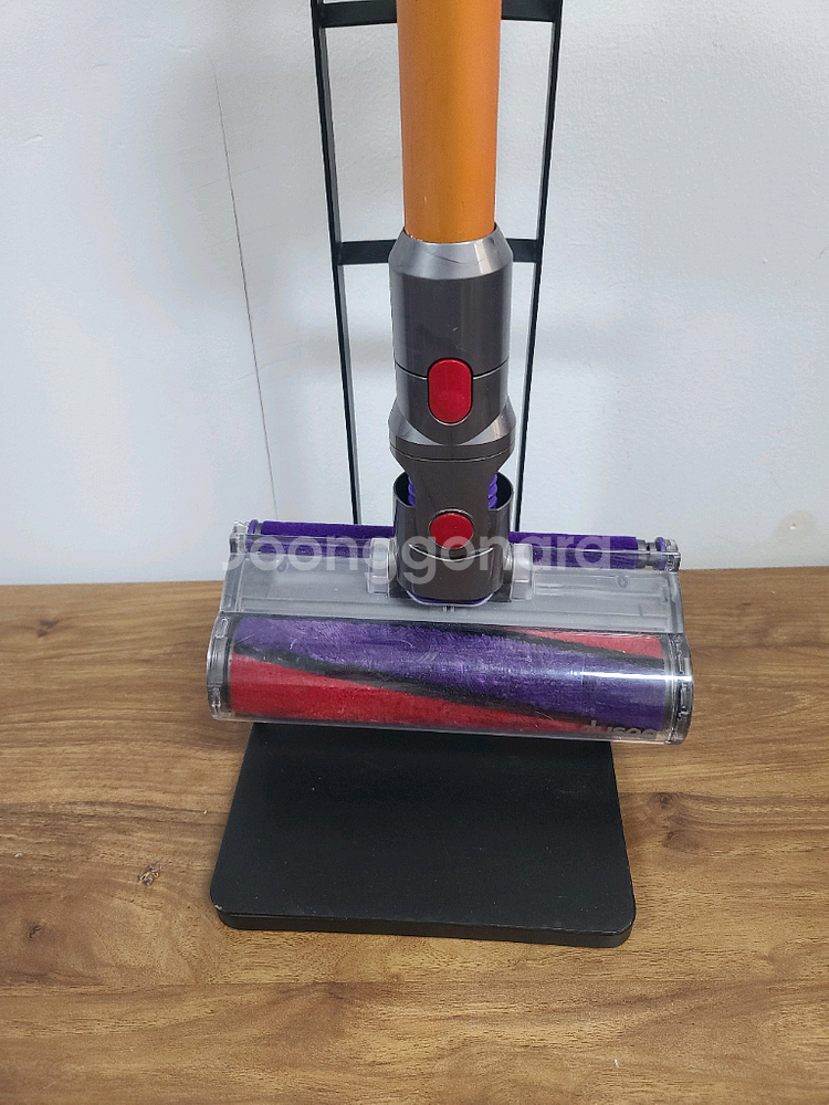 다이슨 V8 앱솔루트 무선청소기(삼성배터리>43분 연속작동,별도거치대 포함,전체해체하여 Cleaning완)--3