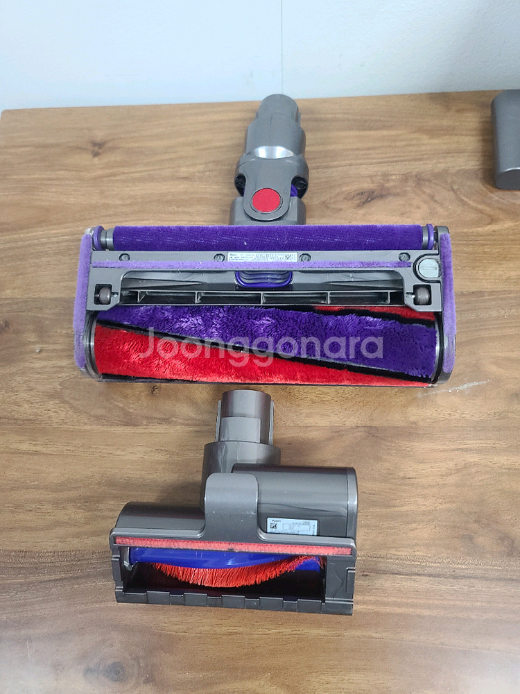 다이슨 V8 앱솔루트 무선청소기(삼성배터리>43분 연속작동,별도거치대 포함,전체해체하여 Cleaning완)--4