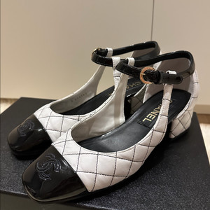 샤넬 CC 투톤 메리제인 퀼팅 슈즈 화이트&블랙 4cm굽 36.5