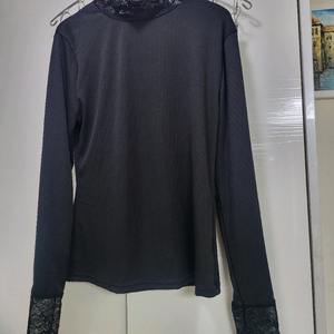 레이스 트림 긴팔 티셔츠. 66전후