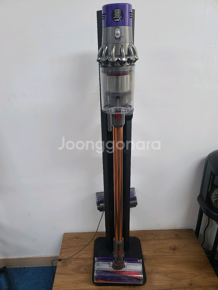 다이슨 무선청소기 V10(거의 A급,삼성배터리교체>1시간14분작동,덴켄거치대,전체해체,Cleaning완)--0