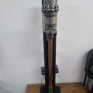 다이슨 무선청소기 V10(거의 A급,삼성배터리교체>1시간14분작동,덴켄거치대,전체해체,Cleaning완)