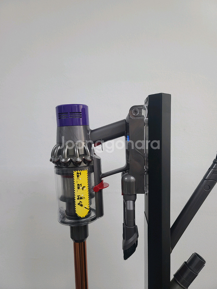 다이슨 무선청소기 V10(거의 A급,삼성배터리교체>1시간14분작동,덴켄거치대,전체해체,Cleaning완)--4