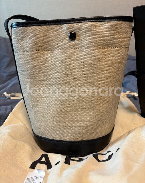 아페쎄 A.P.C 헬렌백 미디움 미듐 블랙--0