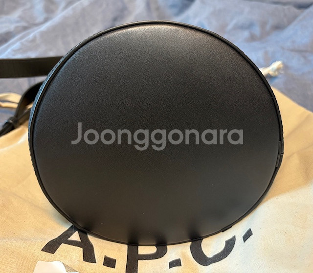 아페쎄 A.P.C 헬렌백 미디움 미듐 블랙--3