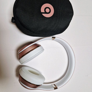 애플 닥터드레 비츠솔로3 로즈골드 무선헤드폰 S급 팝니다.