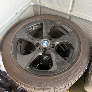 BMW 118D 금호윈터크래프트 205/50/17 순정휠 판매합니다 이미지