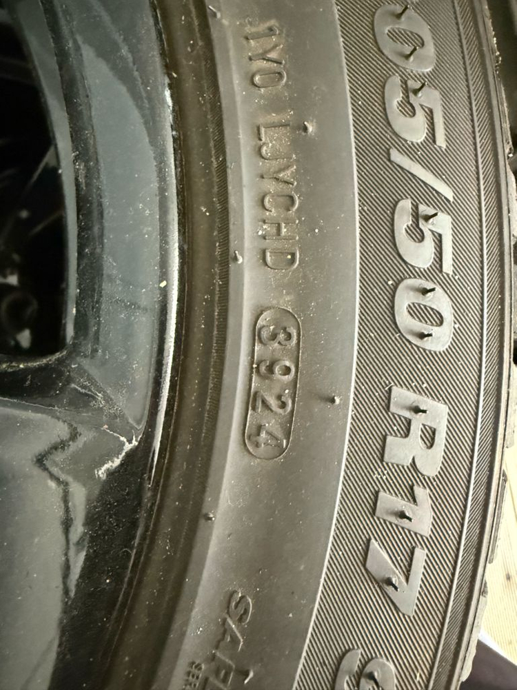 BMW 118D 금호윈터크래프트 205/50/17 순정휠 판매합니다 이미지