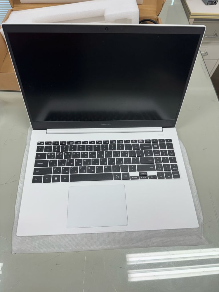 삼성 노트북 플러스2(NT550XDZ)-15.6인치--1