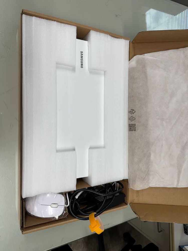 삼성 노트북 플러스2(NT550XDZ)-15.6인치--3