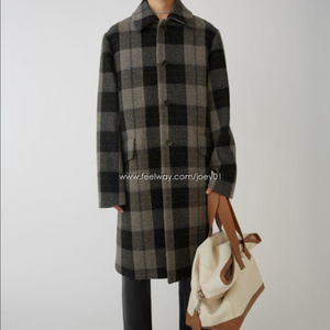 아크네 스튜디오 체크 오버핏 코트 46사이즈 판매합니다