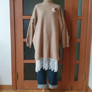 (새제품)박시핏 롱슬릿 폴라 롱니트