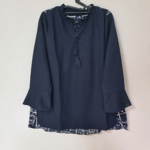 긴팔 티블라우스 66.77