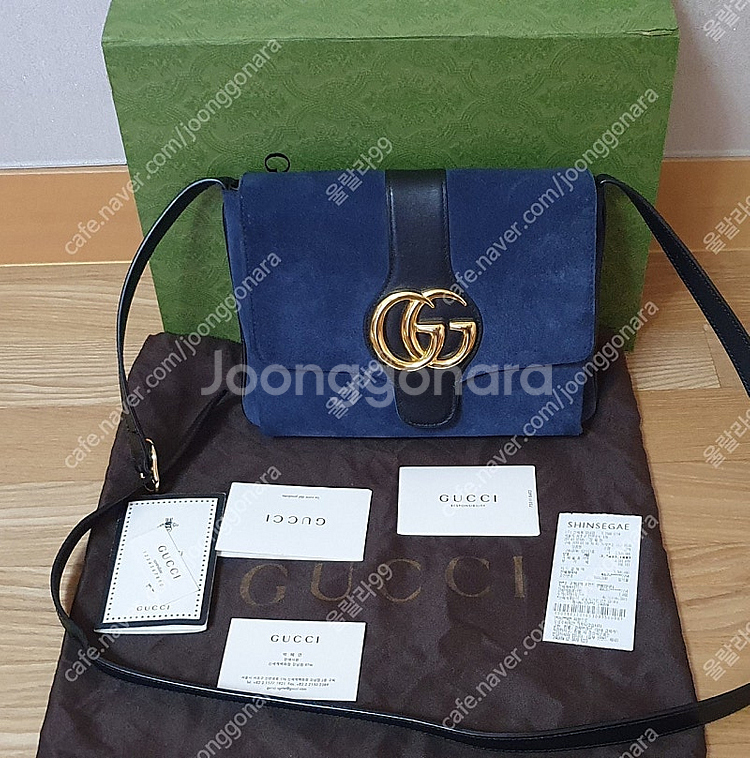 구찌 GG 스웨이드 숄더백 미듐 550126--0