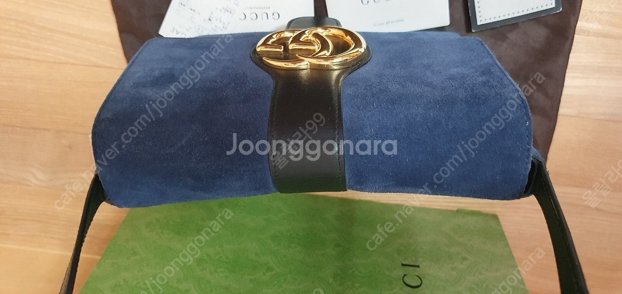 구찌 GG 스웨이드 숄더백 미듐 550126--6