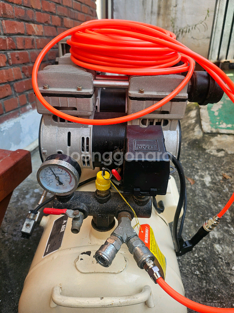 에이스 파워 저소음 무오일 콤프레셔 6마력 60리터 탱크--2