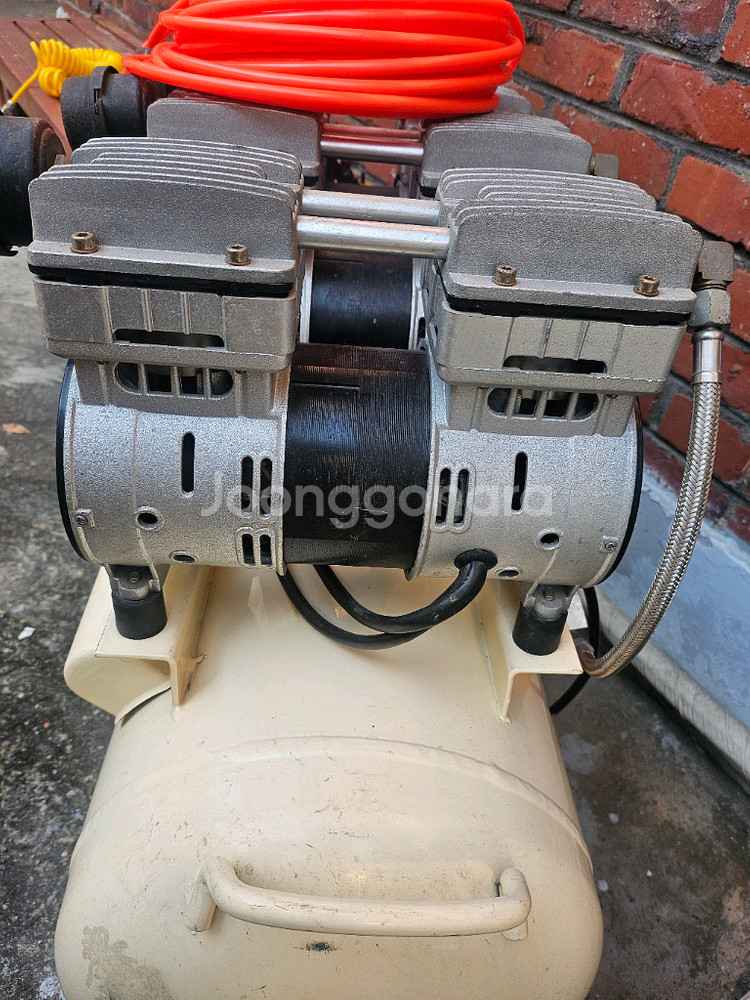 에이스 파워 저소음 무오일 콤프레셔 6마력 60리터 탱크--3