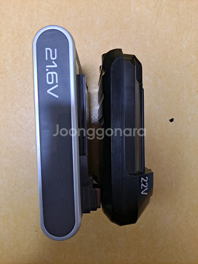 무선청소기 배터리팩 21.6V/22V 2개에 팔천원--0