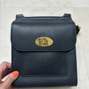 새상품급 멀버리 안토니 메신저백 블랙