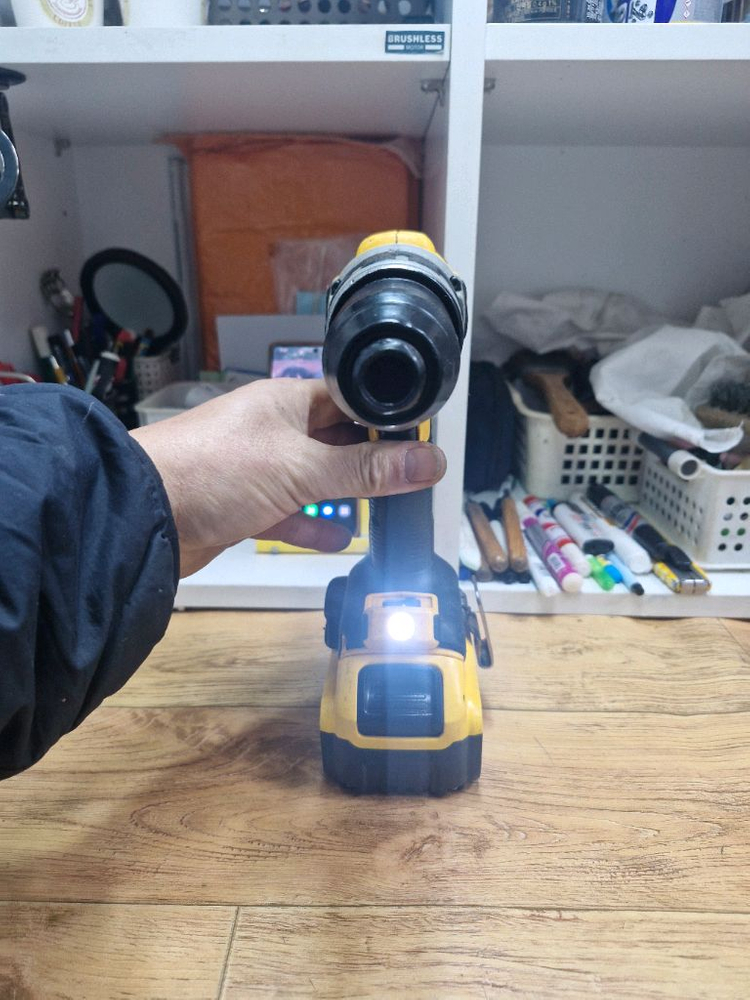 디월트충전함마드릴DCD796 배터리포함 A1 이미지