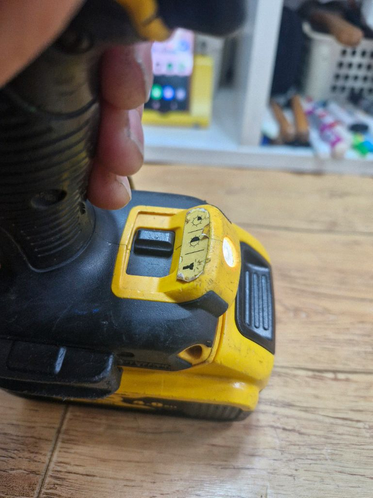 디월트충전함마드릴DCD796 배터리포함 A1 이미지