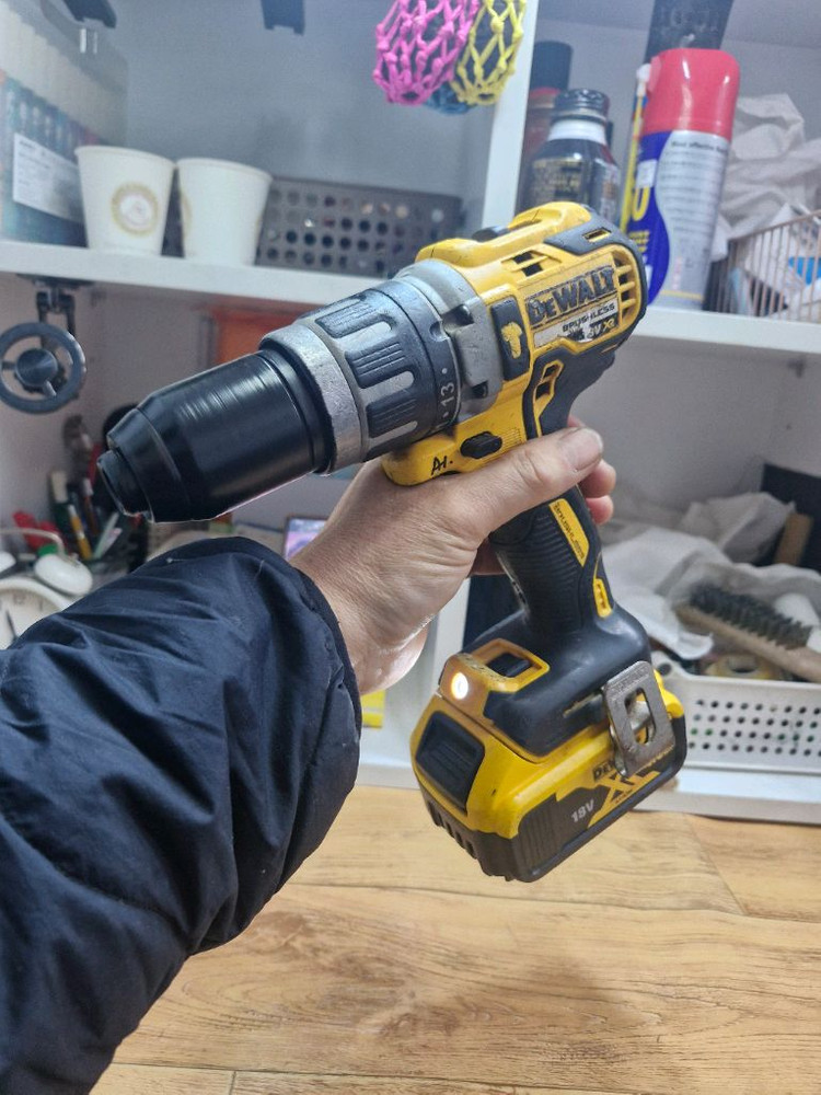디월트충전함마드릴DCD796 배터리포함 A1 이미지
