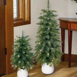 LED 글리터 트리 장식 2개 세트단순 개봉된 새상품입니다.제품 특징LED 전구가 반짝이는 트리 장식 2개 세트높이