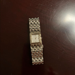 노에비아(noevir) 손목시계