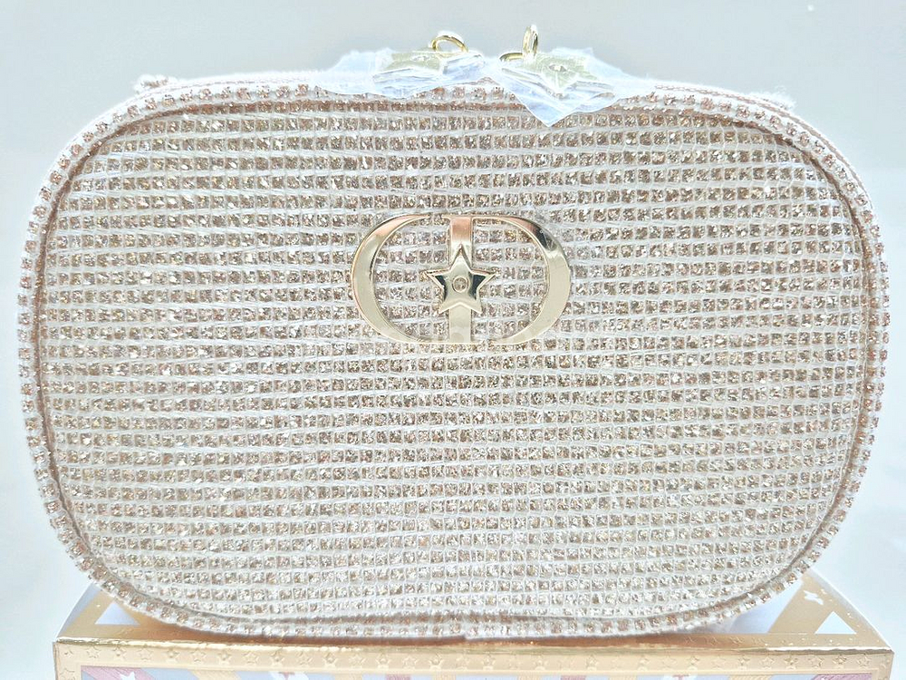 [한정판 새상품] 디올 2025 홀리데이 골드 파우치--2