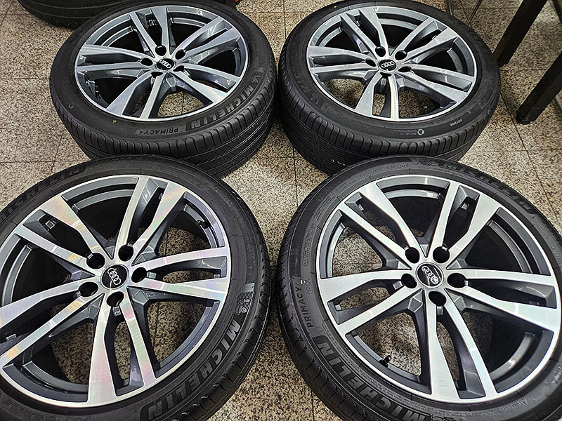 아우디 C8 신형 A6 45TDI 정품 19인치 휠 타이어셋트--1