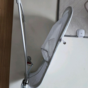 베이비뵨 바운서 메쉬 실버화이트