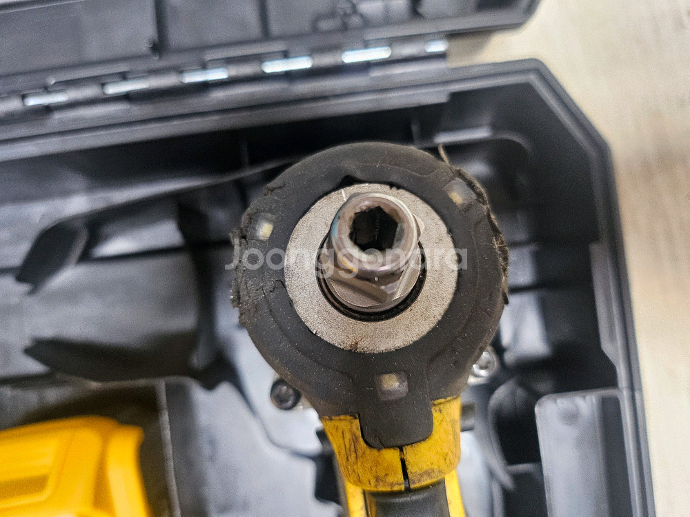 디월트 DCF922 20V 임팩 겸 렌치 드라이버 드릴 세트--2